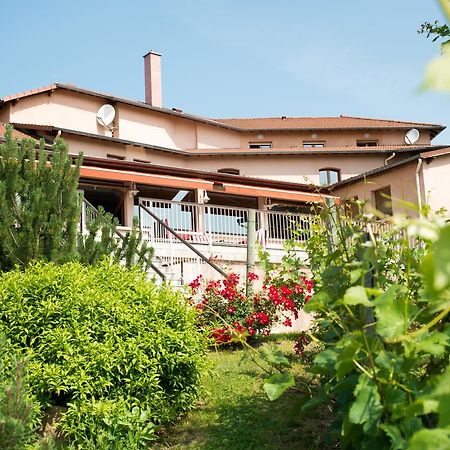 Le Bel Vue Hotel Le Cergne Kültér fotó