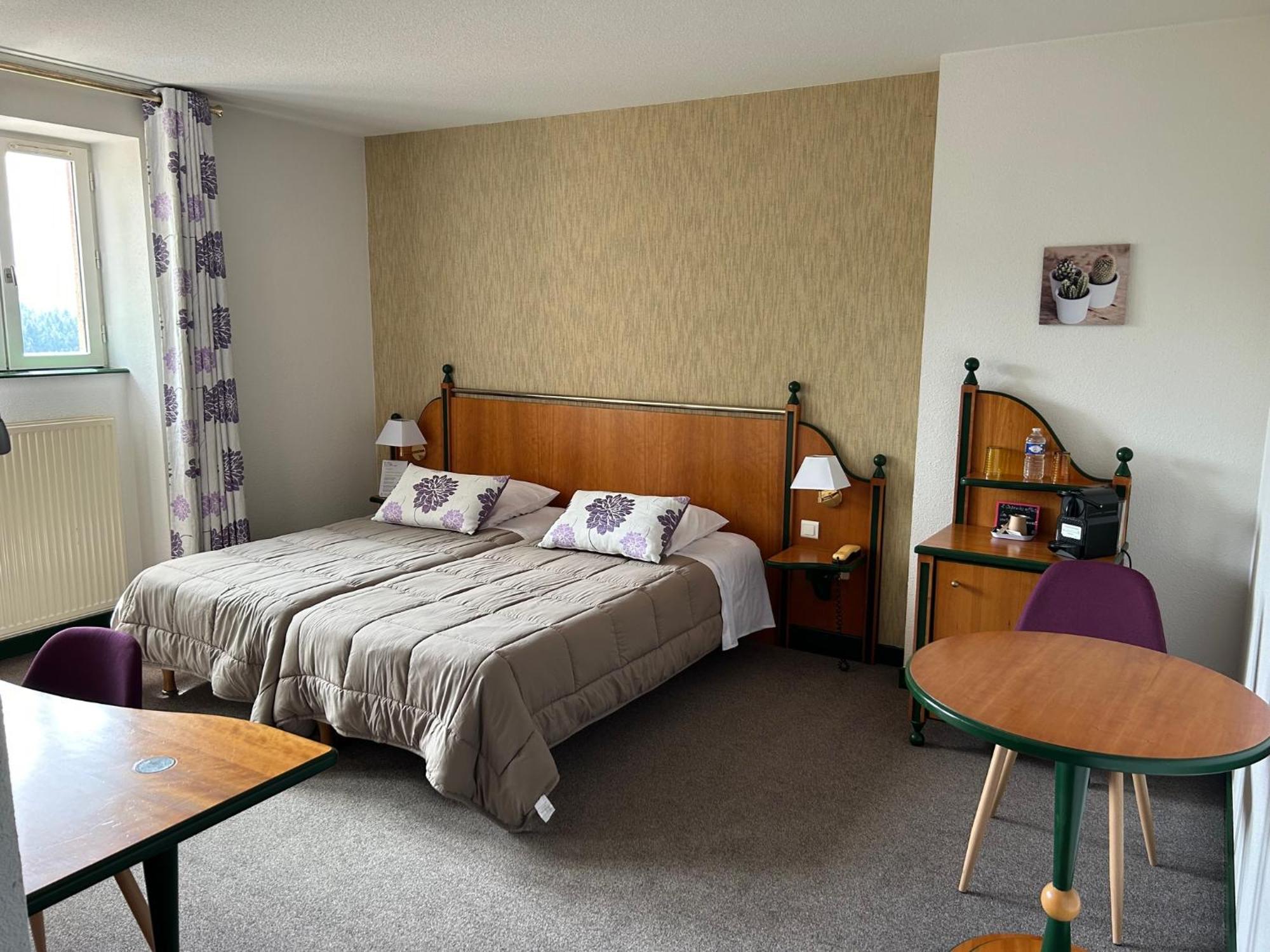 Le Bel Vue Hotel Le Cergne Kültér fotó